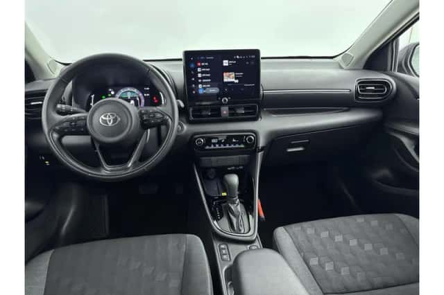 Toyota Yaris (2025) thumbnail 2