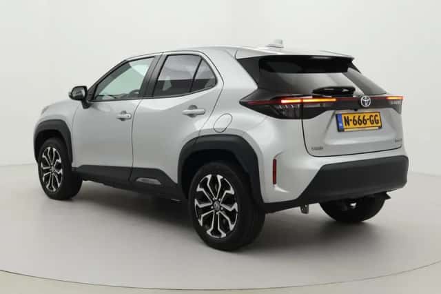 Toyota Yaris Cross (2021) thumbnail 4