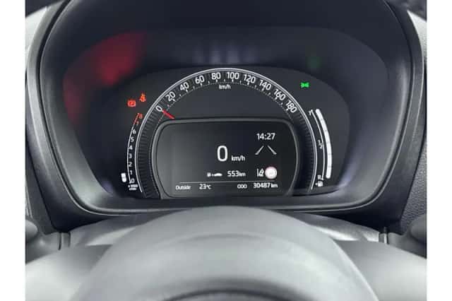 Toyota Aygo X (2025) thumbnail 3