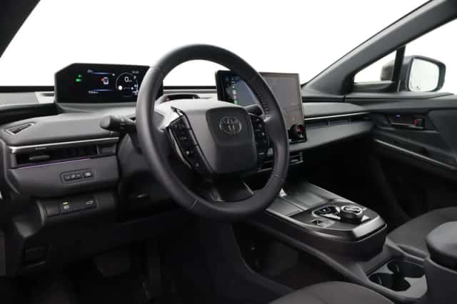 Toyota C-HR+ (2026) thumbnail 2