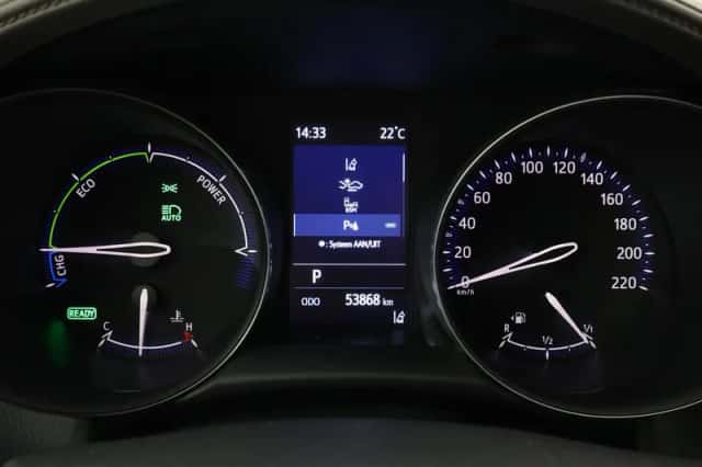 Toyota C-HR (2019) thumbnail 3
