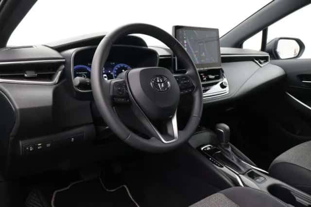 Toyota Corolla (2025) thumbnail 2