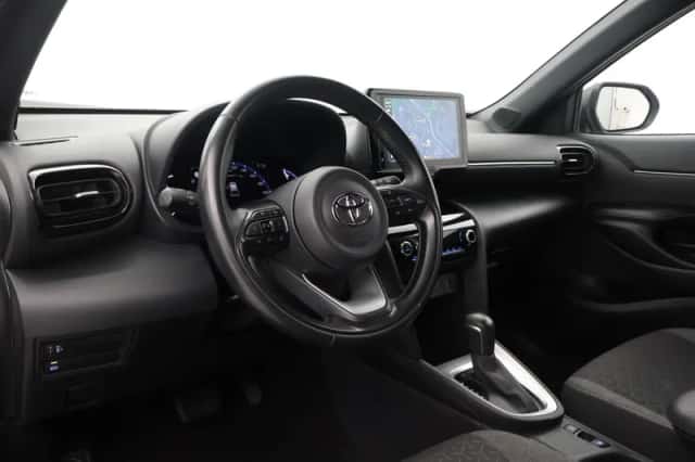 Toyota Yaris Cross (2022) thumbnail 2