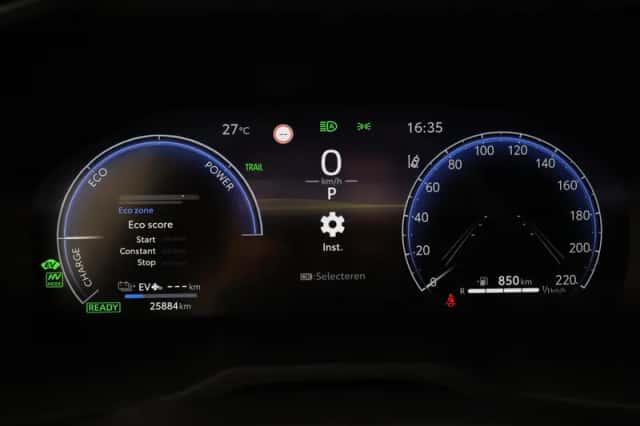 Toyota RAV4 (2025) thumbnail 3