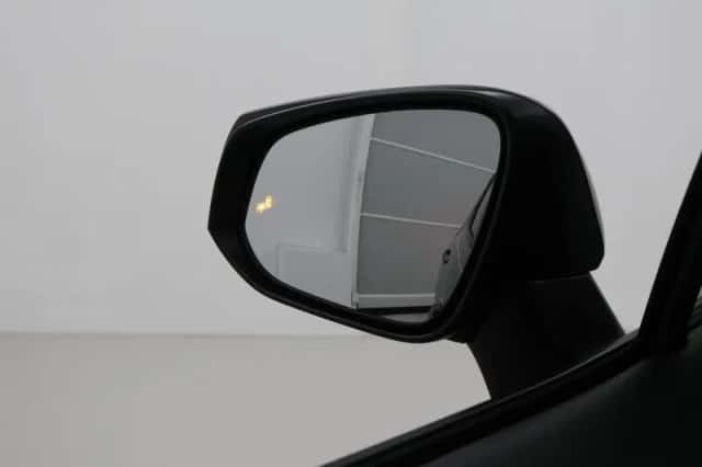 Toyota RAV4 (2025) thumbnail 6