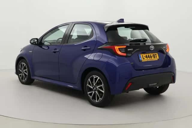 Toyota Yaris (2021) thumbnail 4