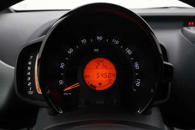 Toyota Aygo (2022) thumbnail 3
