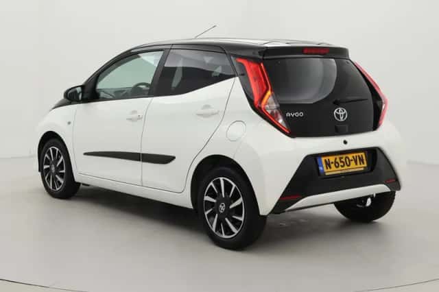 Toyota Aygo (2022) thumbnail 4