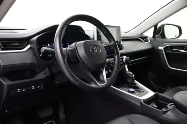 Toyota RAV4 (2021) thumbnail 2