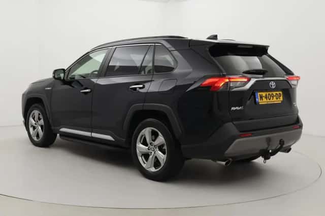 Toyota RAV4 (2021) thumbnail 4