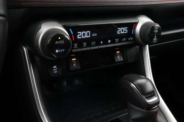 Toyota RAV4 (2025) thumbnail 5