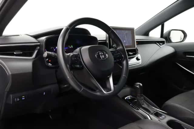 Toyota Corolla (2022) thumbnail 2