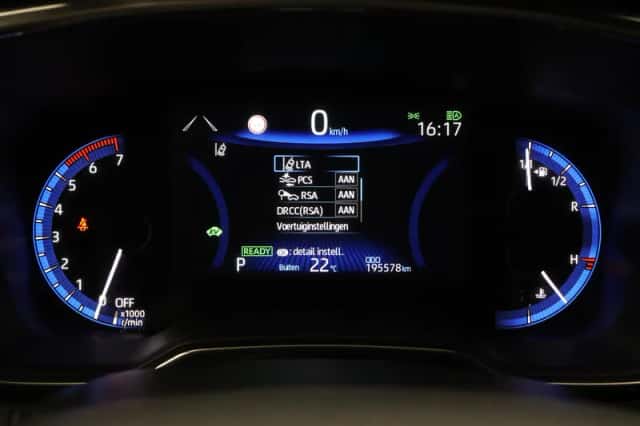 Toyota Corolla (2022) thumbnail 3