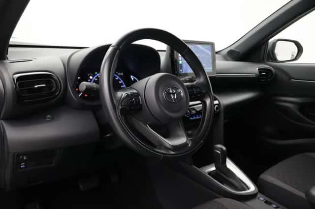 Toyota Yaris Cross (2022) thumbnail 2