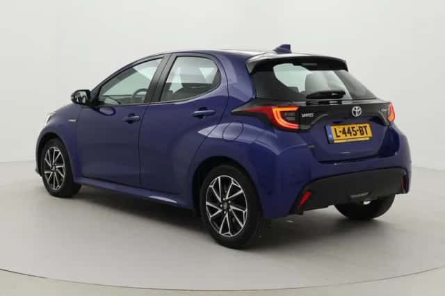 Toyota Yaris (2021) thumbnail 4