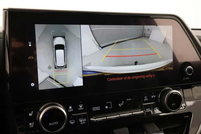Toyota Highlander (2024) thumbnail 6