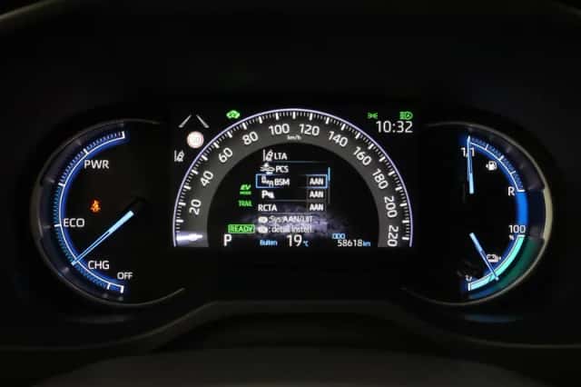 Toyota RAV4 (2022) thumbnail 3