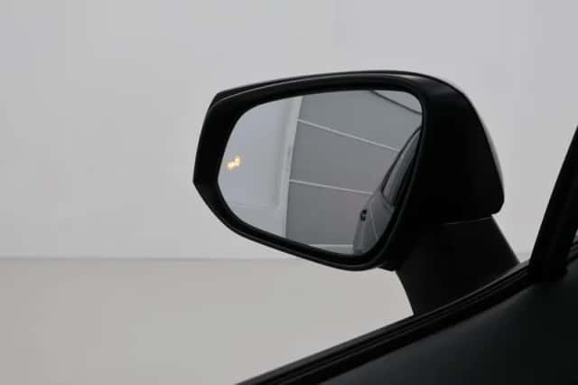 Toyota RAV4 (2022) thumbnail 5