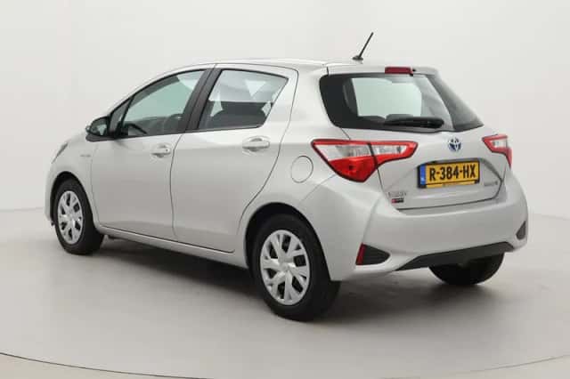 Toyota Yaris (2019) thumbnail 4