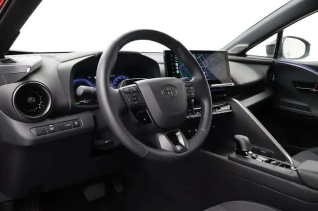 Toyota C-HR (2023) thumbnail 2