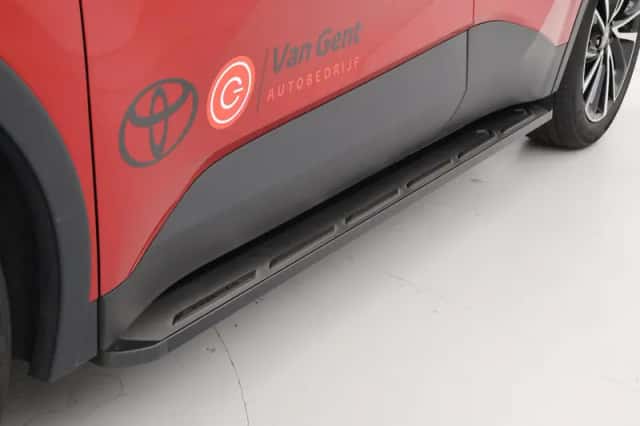 Toyota C-HR (2023) thumbnail 6