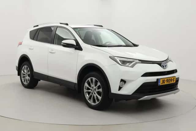 Toyota RAV4 (2016) thumbnail 1