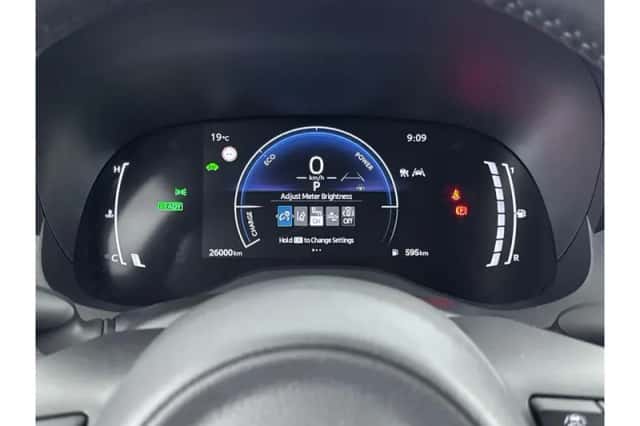Toyota Yaris (2025) thumbnail 3
