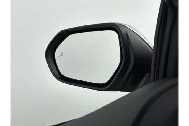 Toyota Yaris (2025) thumbnail 5