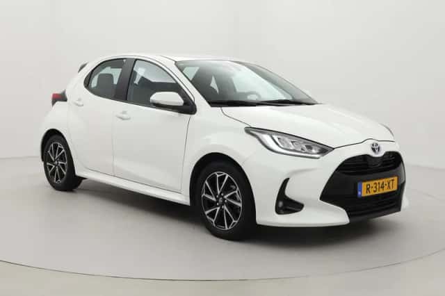 Toyota Yaris (2022) thumbnail 1