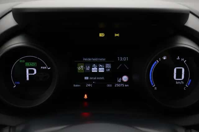 Toyota Yaris (2022) thumbnail 3