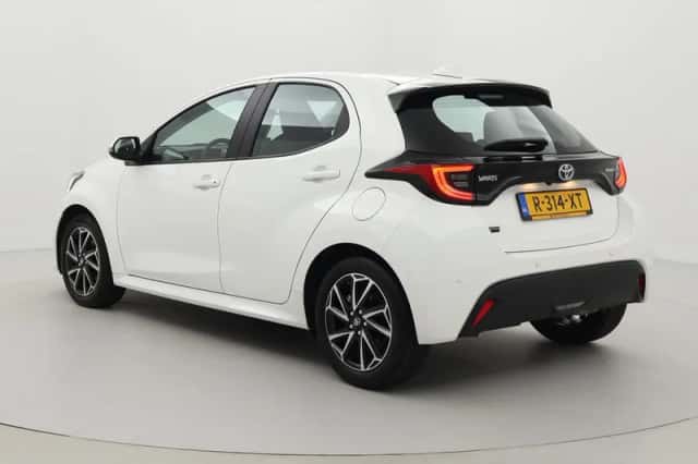 Toyota Yaris (2022) thumbnail 4