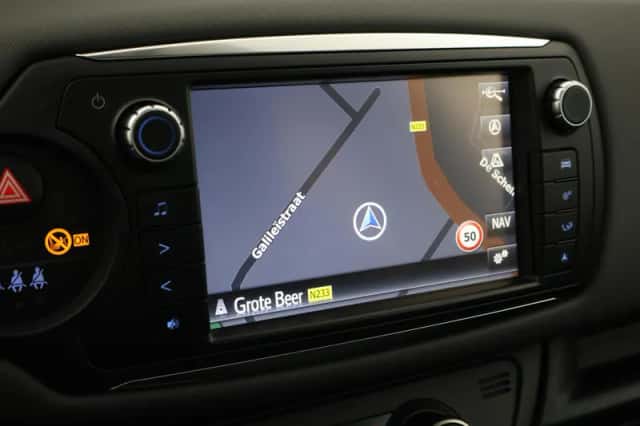 Toyota Yaris (2015) thumbnail 6