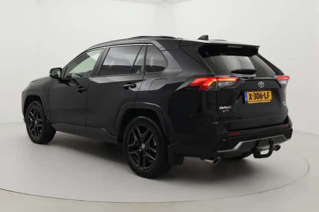 Toyota RAV4 (2023) thumbnail 4