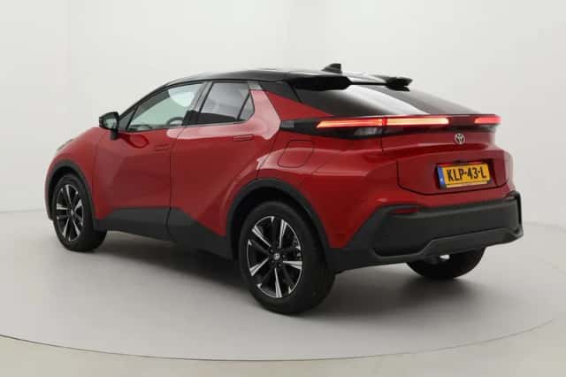 Toyota C-HR (2026) thumbnail 4