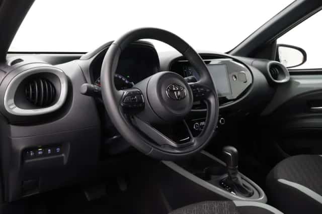 Toyota Aygo X (2025) thumbnail 2