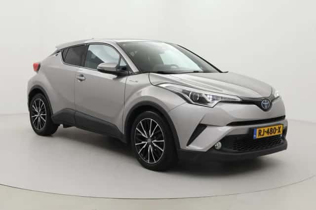 Toyota C-HR (2017) thumbnail 1