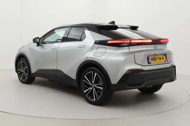 Toyota C-HR (2025) thumbnail 4