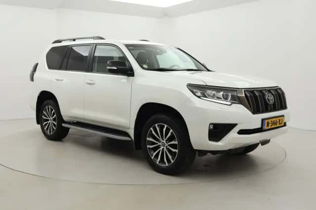Toyota Land Cruiser (2022) thumbnail 1