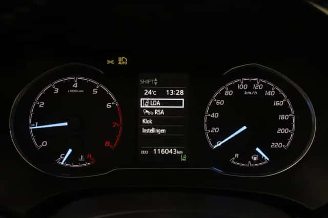 Toyota Yaris (2018) thumbnail 3