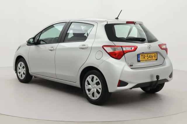 Toyota Yaris (2018) thumbnail 4