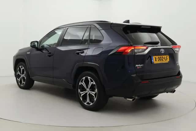 Toyota RAV4 (2023) thumbnail 4