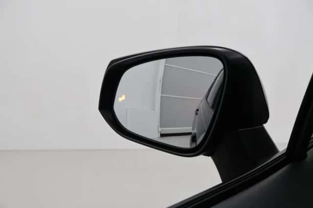 Toyota RAV4 (2023) thumbnail 5