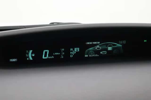 Toyota Prius (2012) thumbnail 3