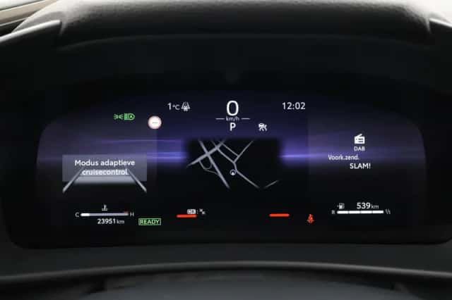 Toyota C-HR (2025) thumbnail 3