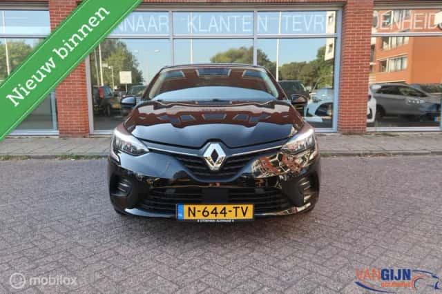Renault Clio (2022) thumbnail 2