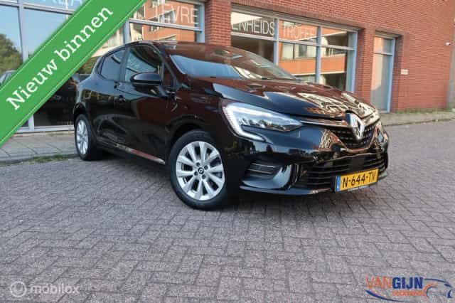 Renault Clio (2022) thumbnail 3
