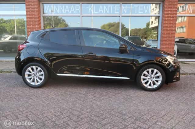 Renault Clio (2022) thumbnail 5