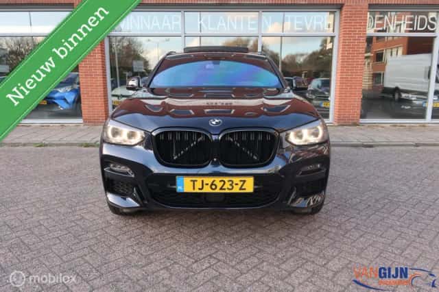 BMW X4 (2018) thumbnail 2