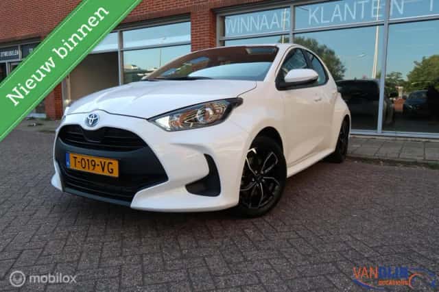 Toyota Yaris (2023) thumbnail 1