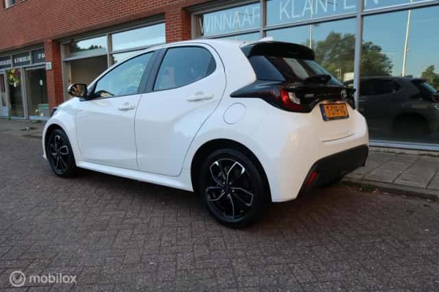 Toyota Yaris (2023) thumbnail 6